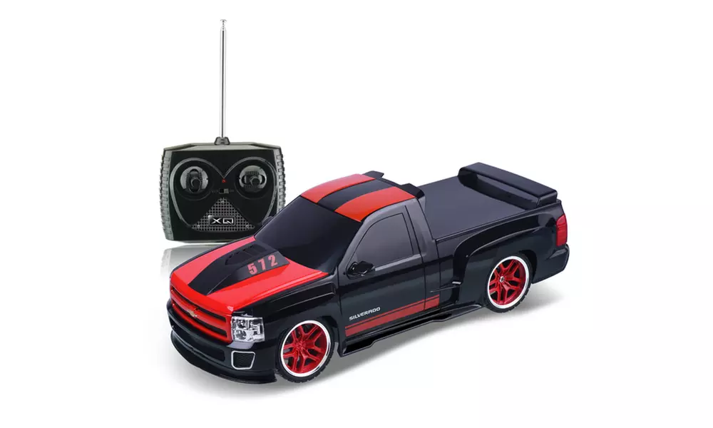 1:18 Chevrolet Silverado Remote Control Truck - Second Medium