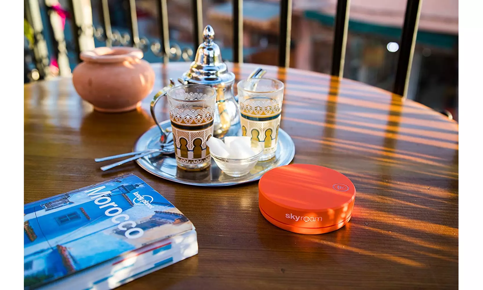  Skyroam Solis: Mobile WiFi Hotspot Unlimited Dat Global SIM-Free Scratch & Dent - Second Medium