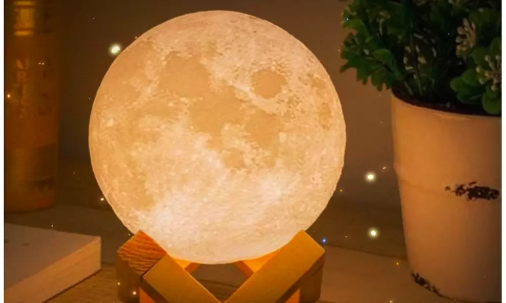 Realistic Touch-Sensitive 3D-Printed Full Moon Lamp - Second Medium