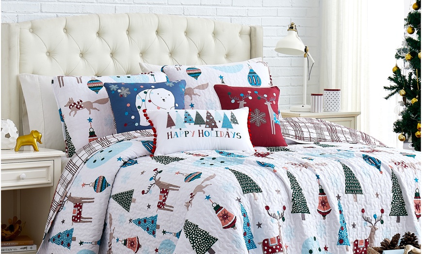 Up To 25% Off on Holiday Oversized Reversible ... | Groupon Goods