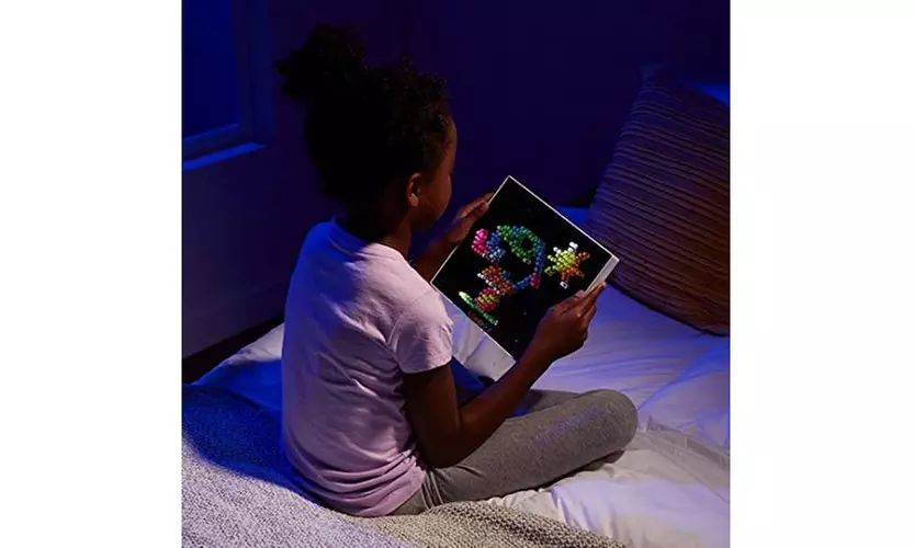 Lite Brite Ultimate Classic With 6 Templates And 200 Colored Pegs - New - Second Medium