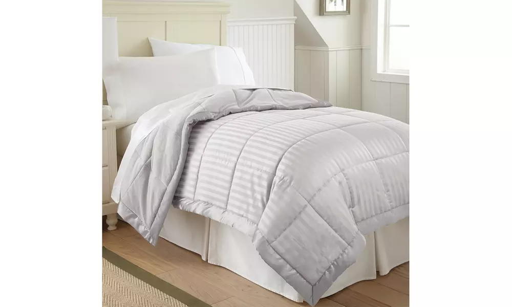 Modern Threads Damask Reversible Fleece Down Alternative Blanket - Primary Image