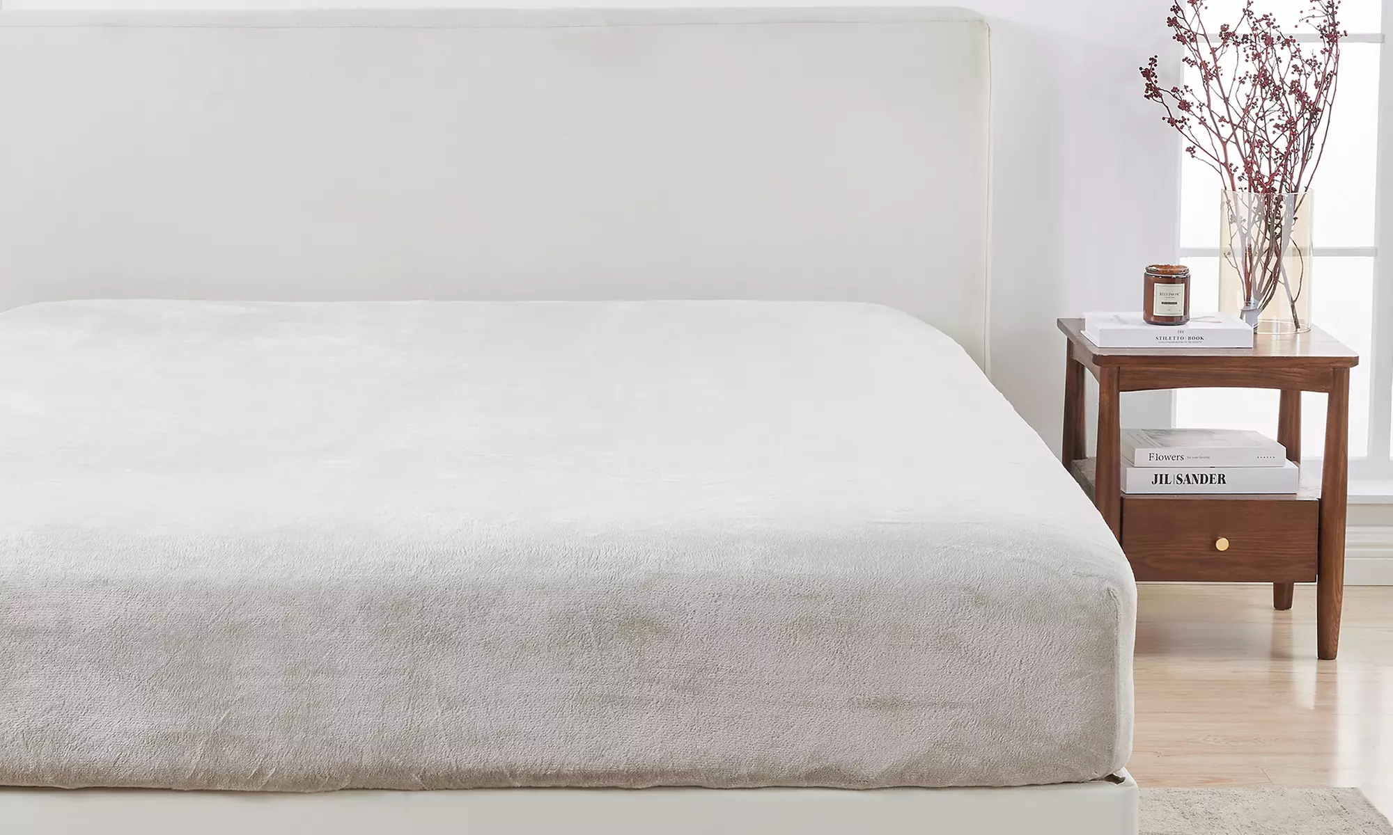 FreshFolds Ultra Soft Velvet Plush Fitted Sheet