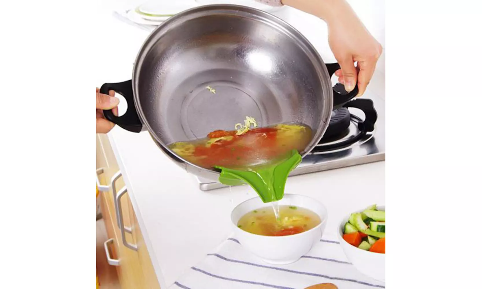 Silicone Pouring Spout - Primary Image