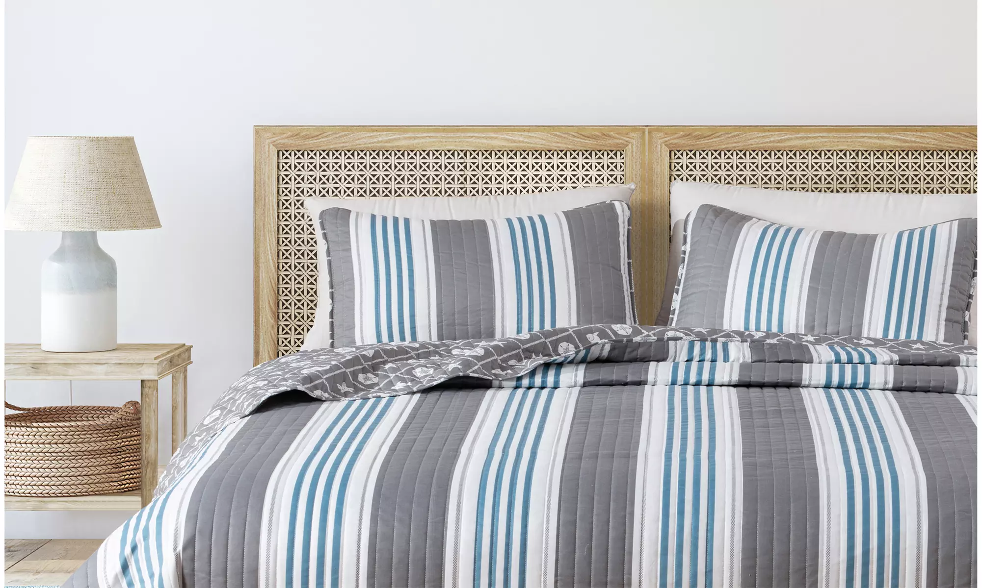 Nautical Microfiber Reversible Quilt Set With Shams