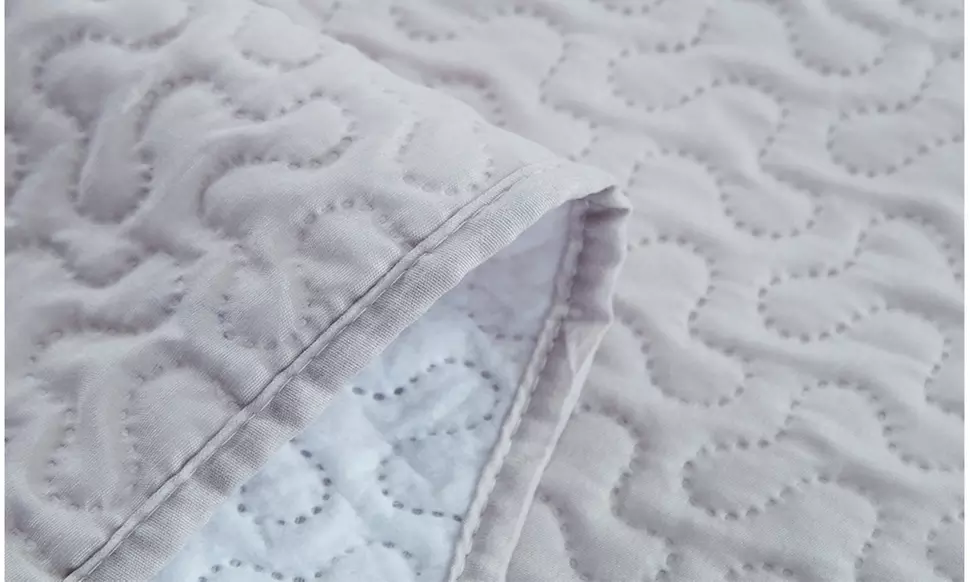 Three-Set J&V TEXTILES Simple Dream Quilt Collection - Bright Edition