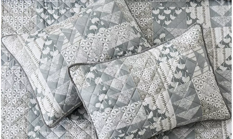 Peace Nest Soft Reversible Print Quilted Coverlet Set