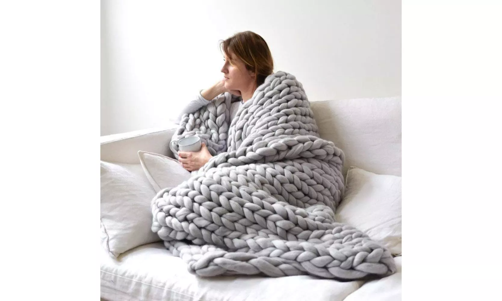Large Chunky Knit Blanket Soft&Warm Thick Line Yarn Bulky Knitted Throw Handmade - Primary Image