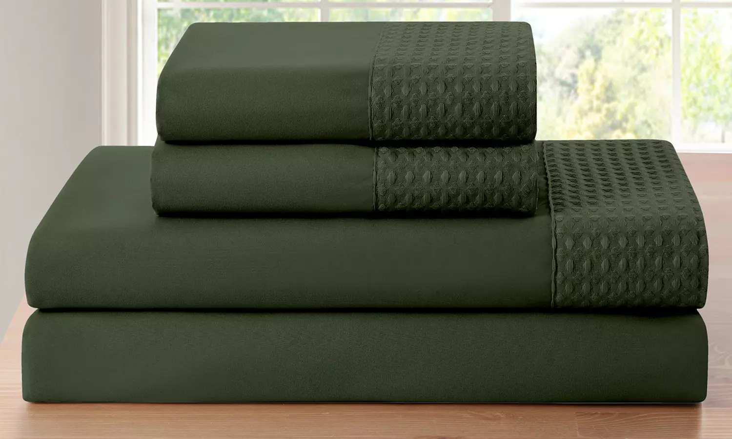 Bamboo 4-Piece 1800 Thread Count luxurious Ultra-soft Waffle Hem Sheet Set