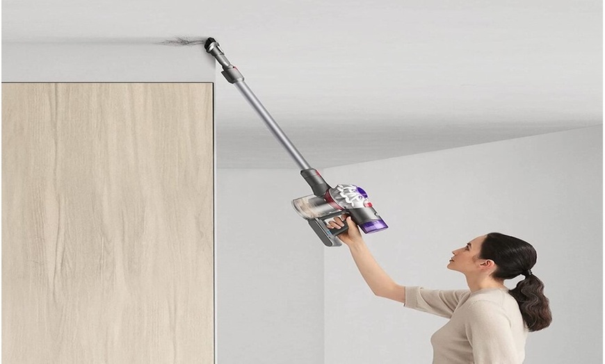 Dyson V7 Advanced Cordless Stick Vacuum Cleaner - Silver | Groupon