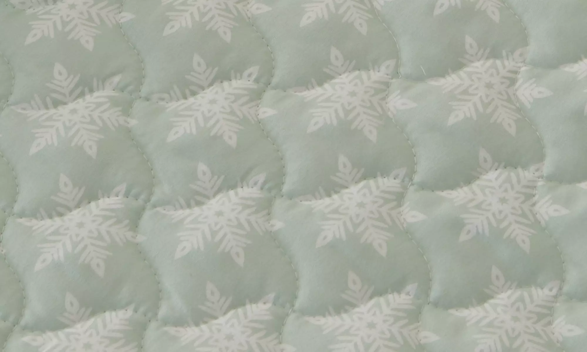 Reversible Winter Printed Quilt Set with Shams (2 or 3-Piece)
