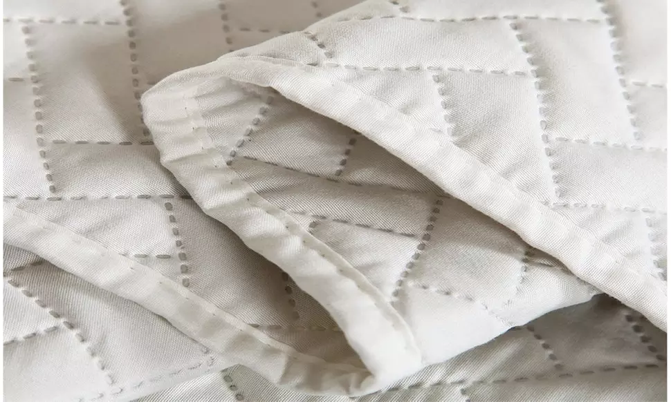 Three-Set J&V TEXTILES Simple Dream Quilt Collection - Bright Edition
