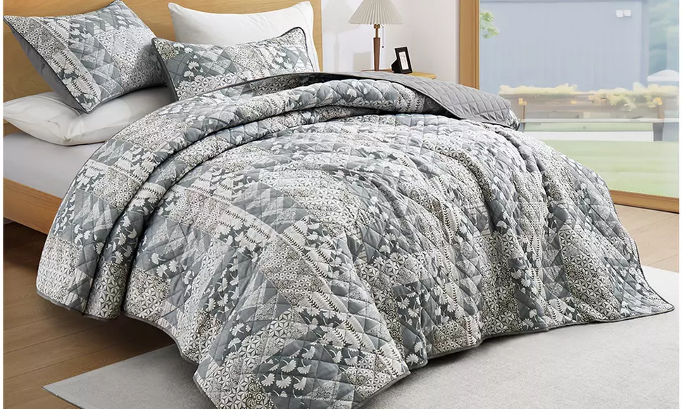 Peace Nest Soft Reversible Print Quilted Coverlet Set
