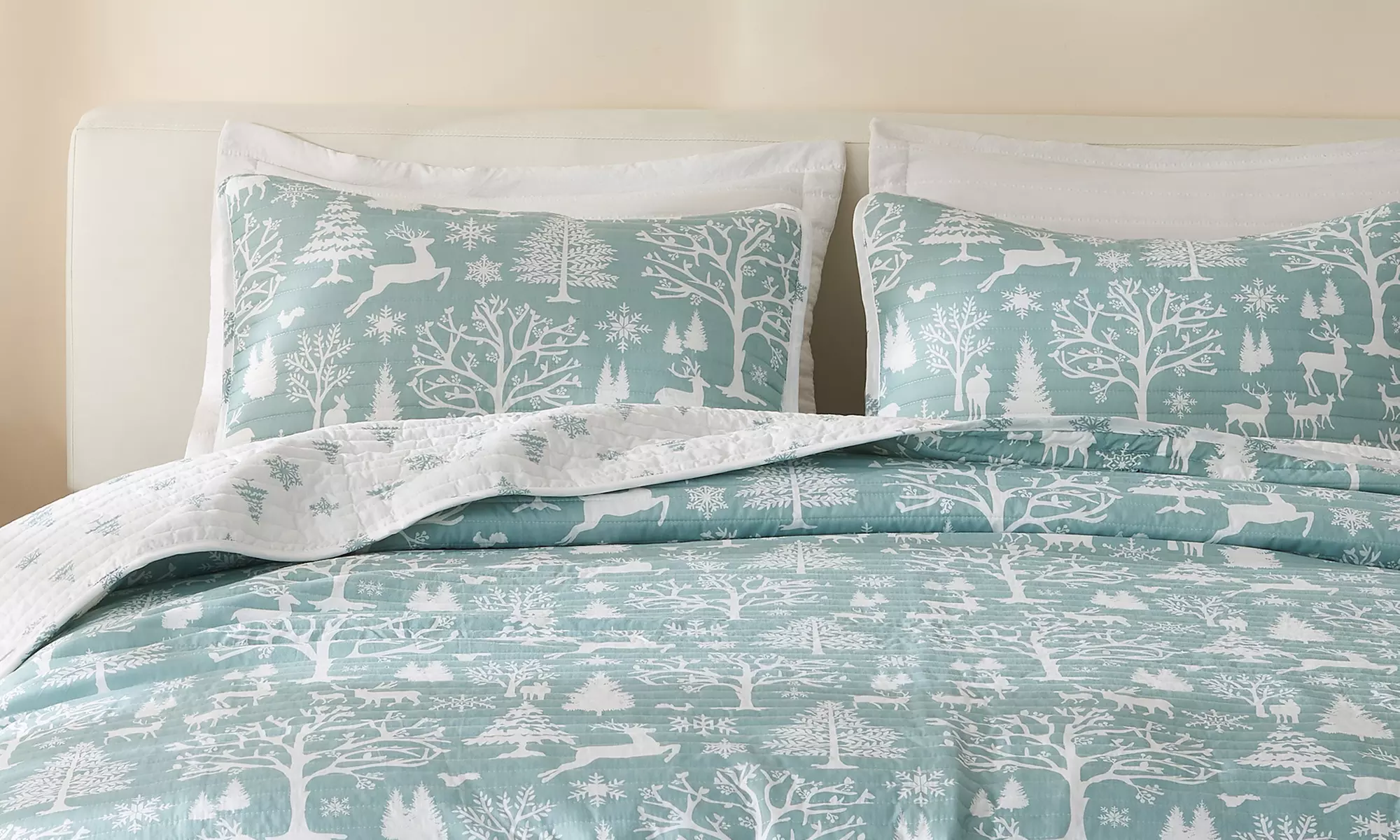 Reversible Winter Printed Quilt Set with Shams (2 or 3-Piece)