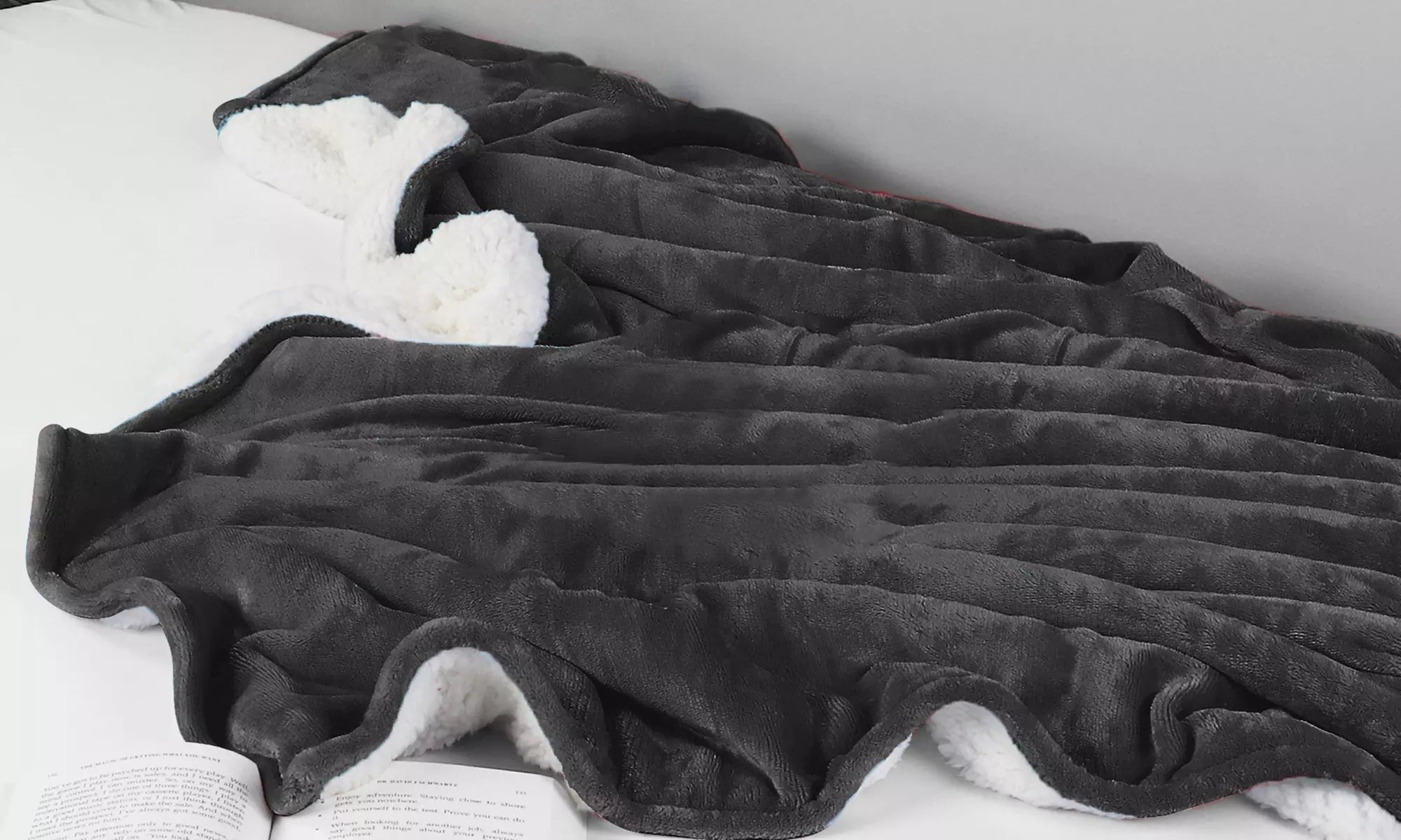 Ultra-Soft Velvet Plush Reversible Sherpa Blanket
