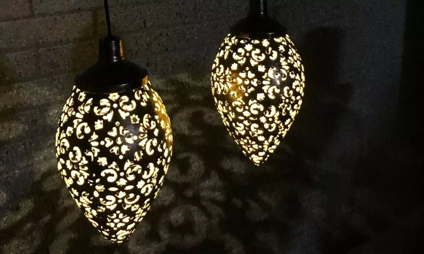 2 Pack Solar Lights Outdoor Garden Hanging Solar Lanterns Hanging Decor Lights