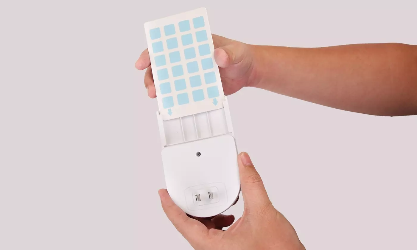 iMounTEK Plug-In Indoor Flying Insect Trap with UV Light and Glue Boards