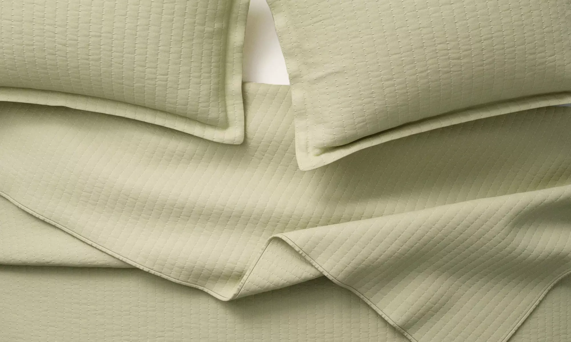 Premium Solid Quilt Set (2- or 3-Piece)