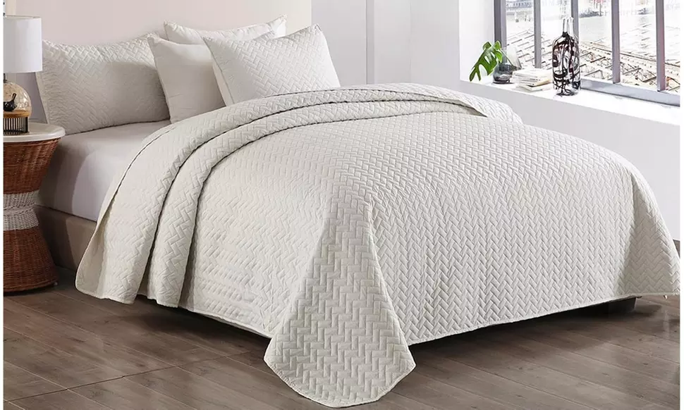 Three-Set J&V TEXTILES Simple Dream Quilt Collection - Bright Edition