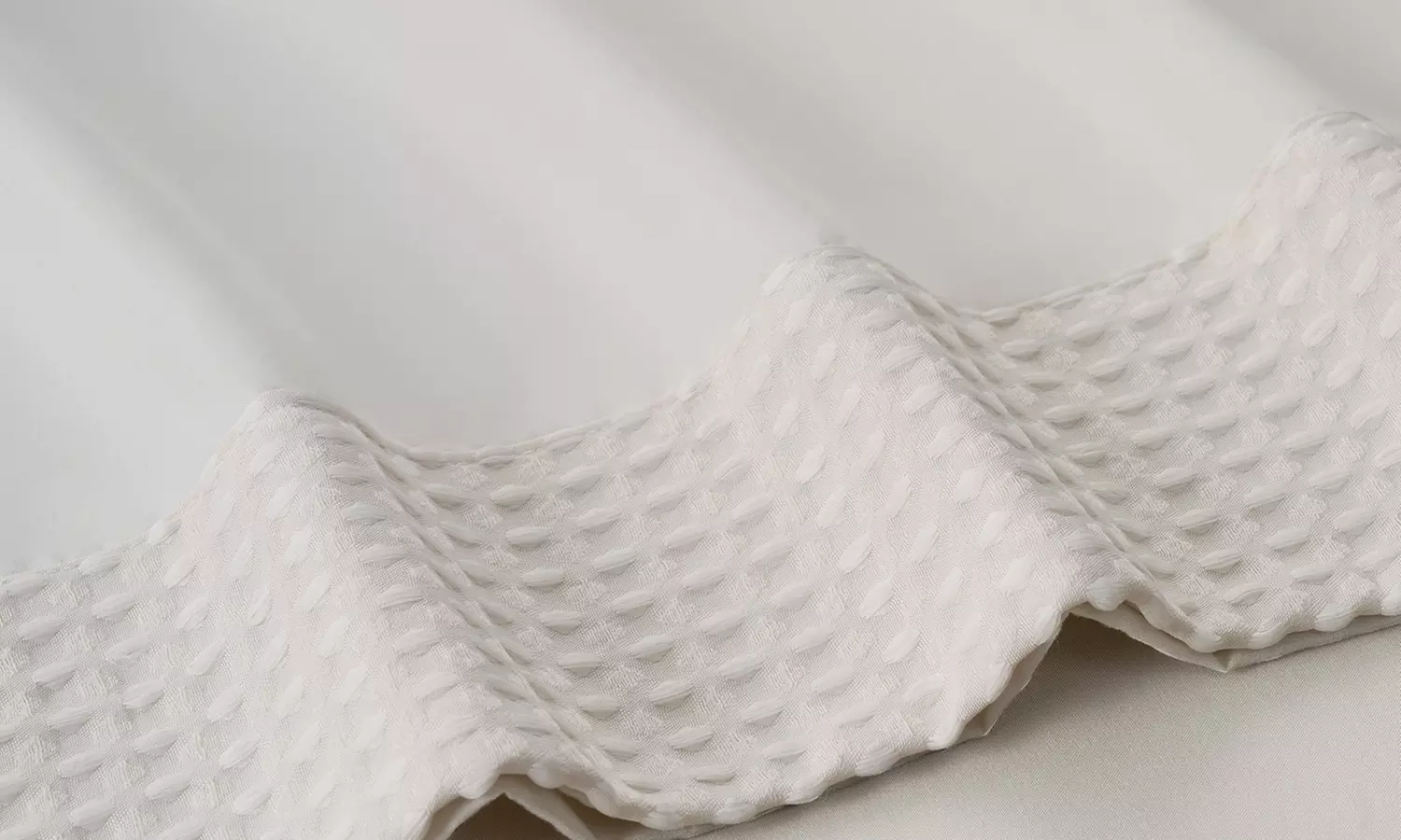Bamboo 4-Piece 1800 Thread Count luxurious Ultra-soft Waffle Hem Sheet Set