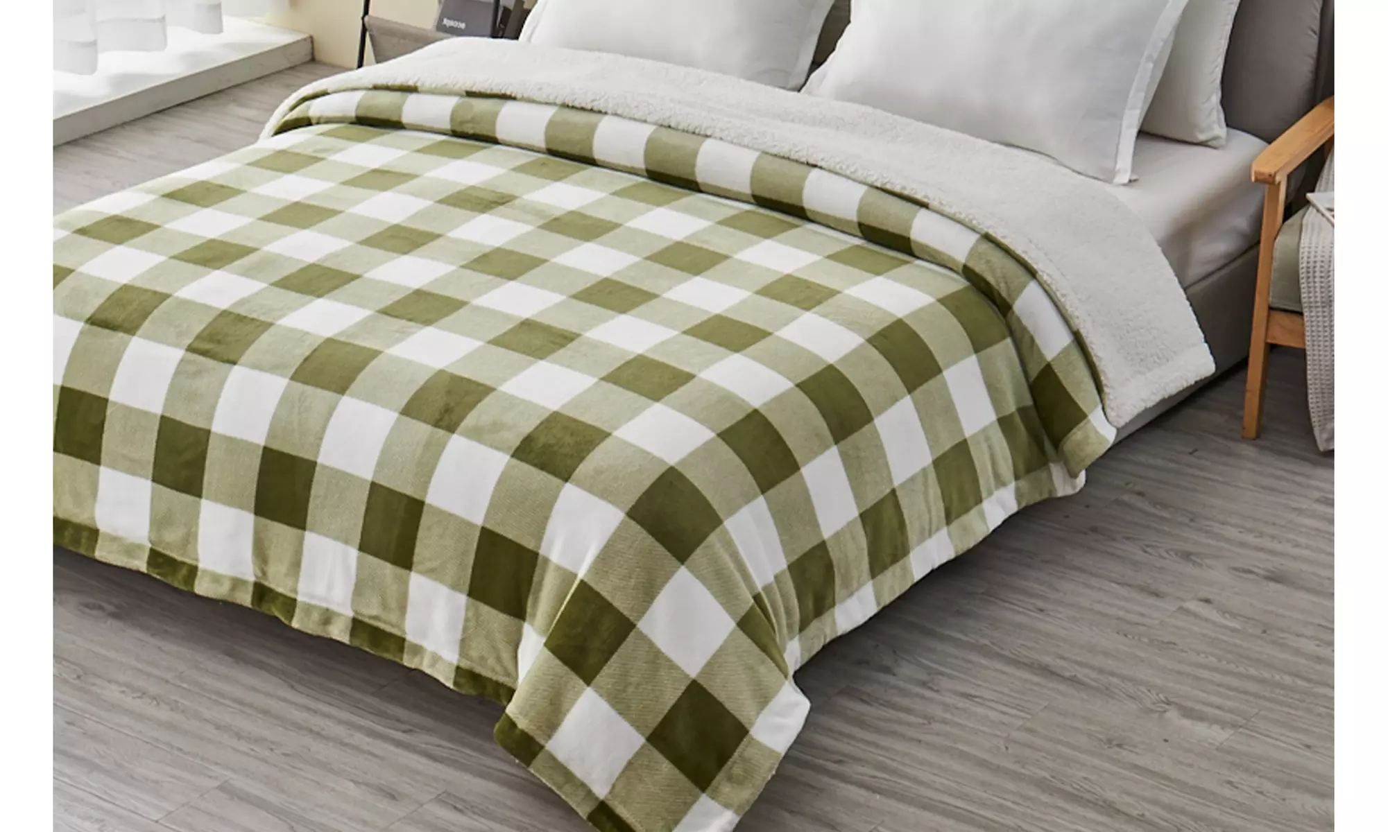 Cozy Plush Velvet & Sherpa Reversible Throw Blanket