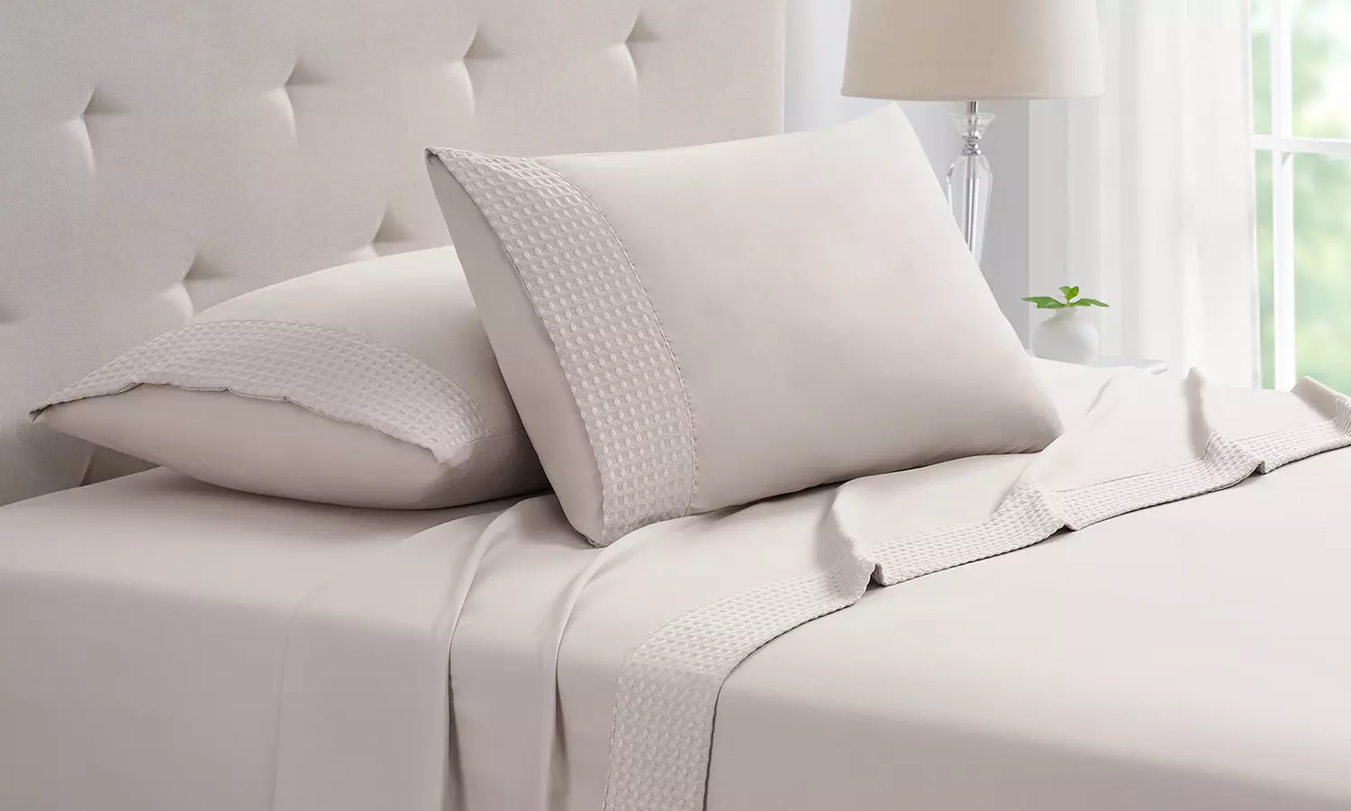 Bamboo 4-Piece 1800 Thread Count luxurious Ultra-soft Waffle Hem Sheet Set
