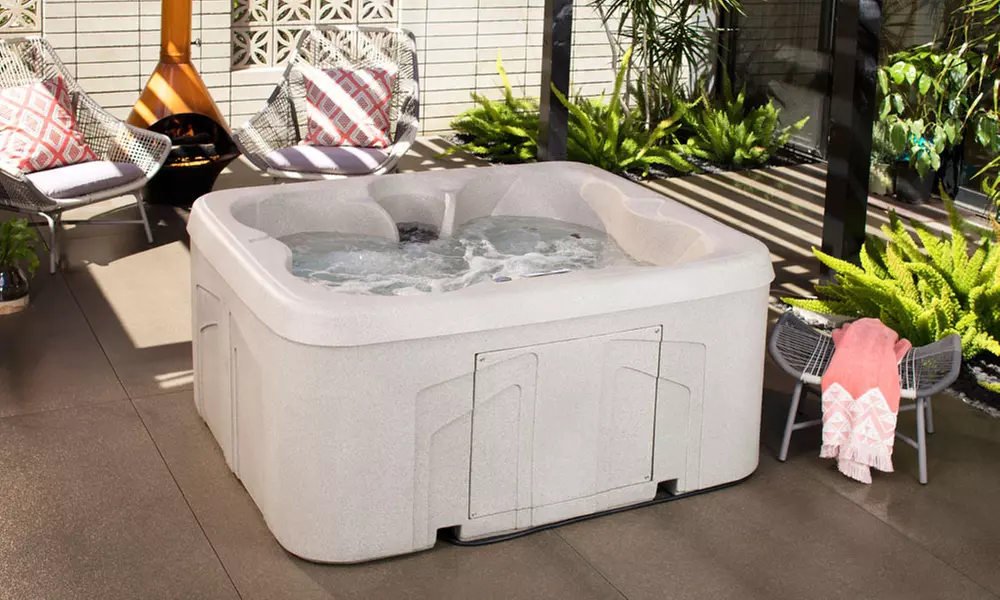 Lifesmart LS100 4-Person 13-Jet Plug & Play Spa - Primary Image