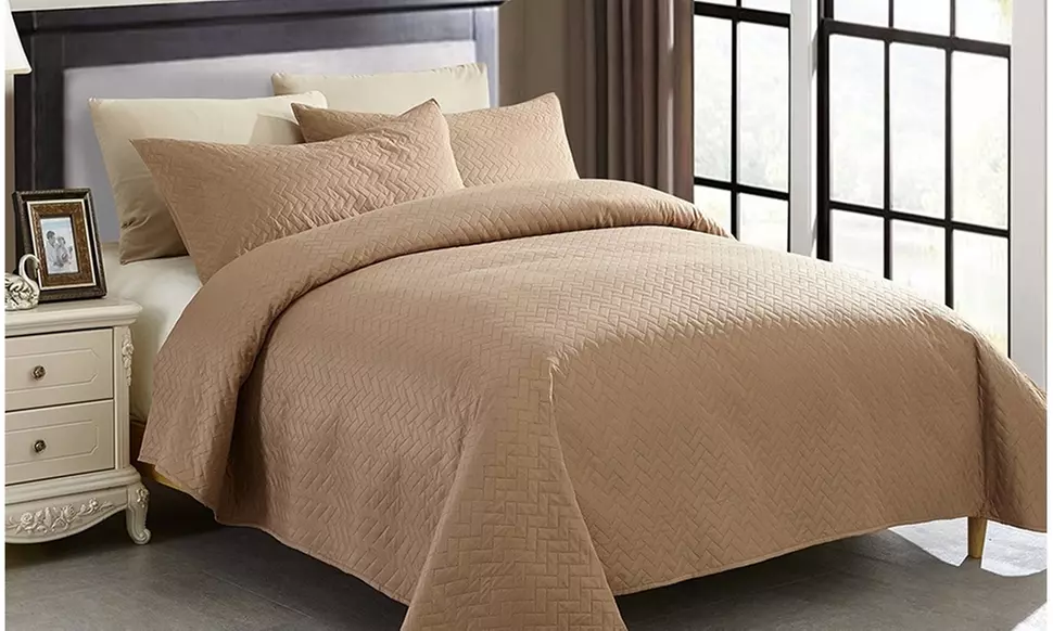 Three-Set J&V TEXTILES Simple Dream Quilt Collection - Bright Edition