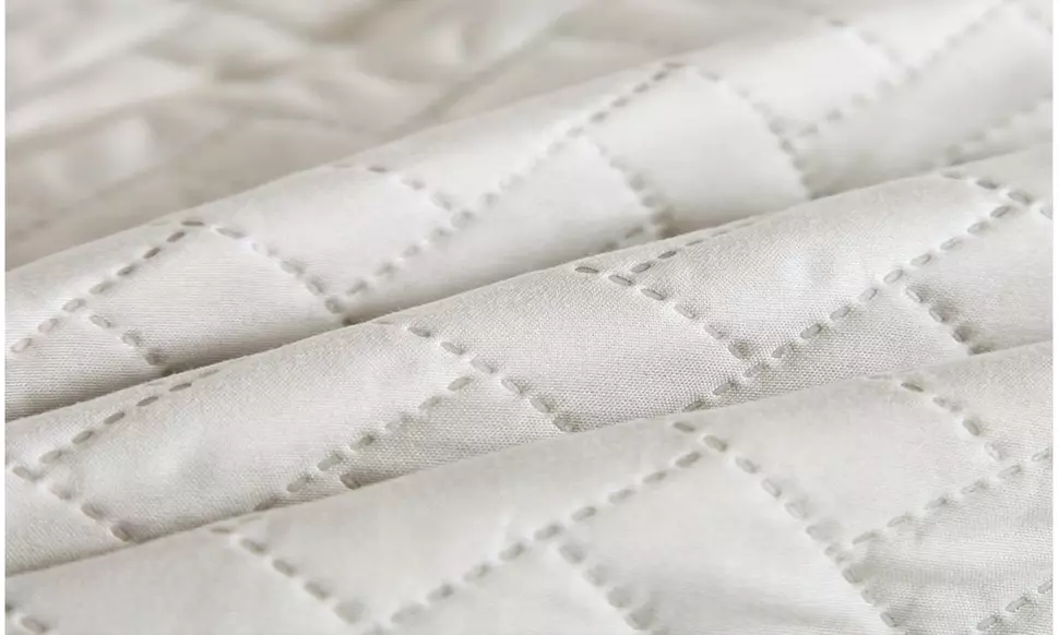 Three-Set J&V TEXTILES Simple Dream Quilt Collection - Bright Edition