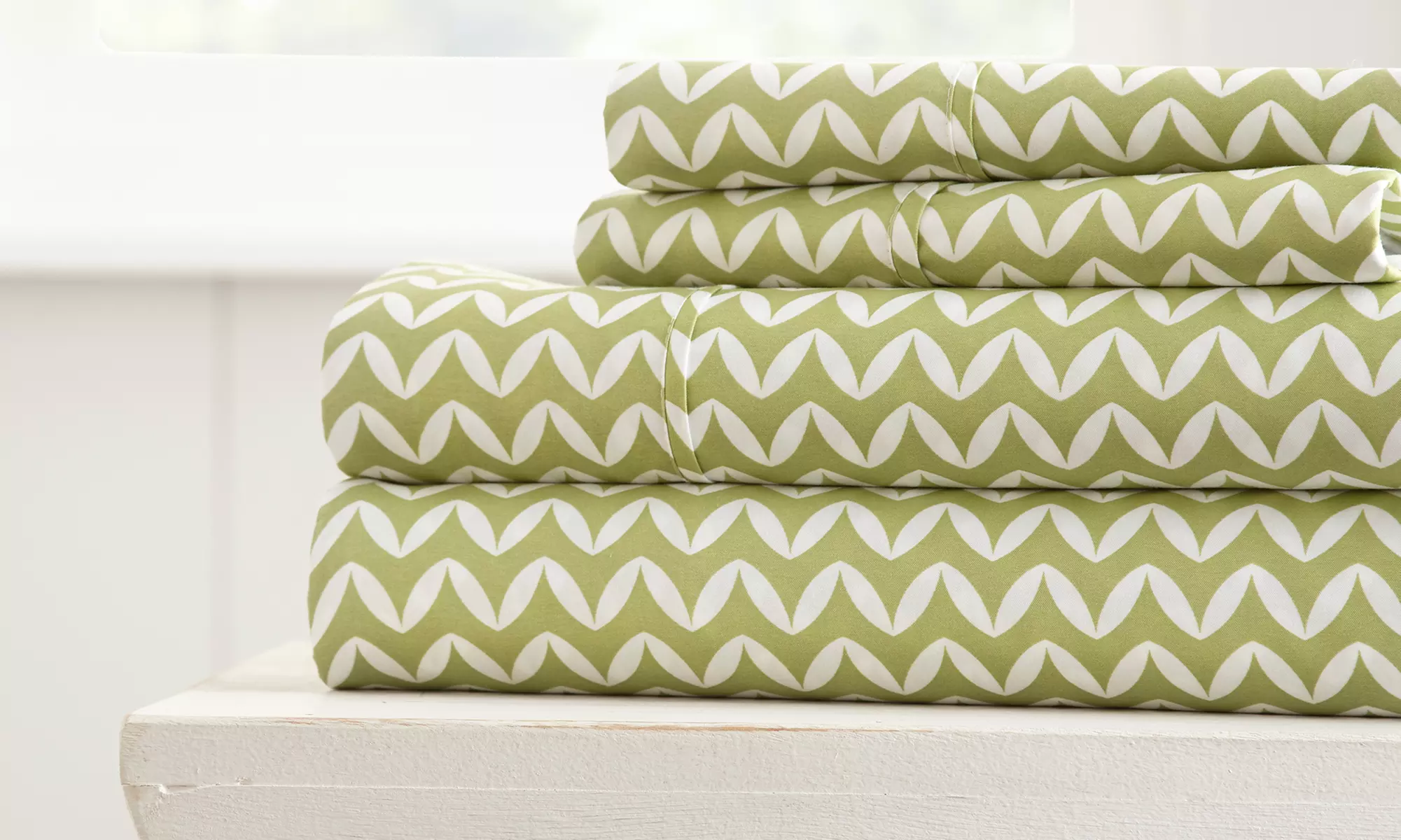 Merit Linens Premium Geometric Inspired Ultra Soft 4 Piece Bed Sheet Set