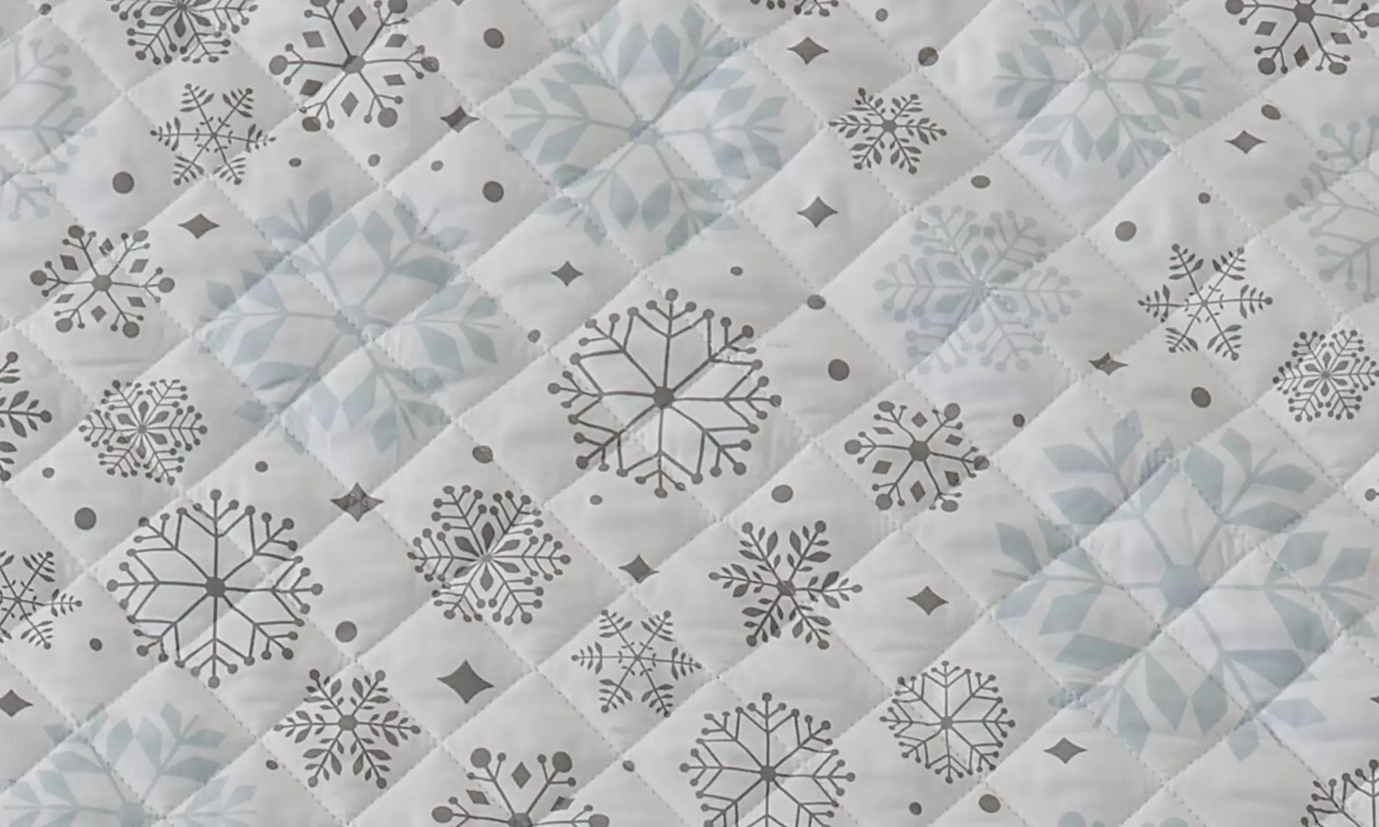 Reversible Winter Printed Quilt Set with Shams (2 or 3-Piece)