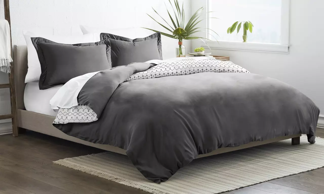 Home Collection Etched Gate Pattern 3 Piece Reversible Duvet Cover Set