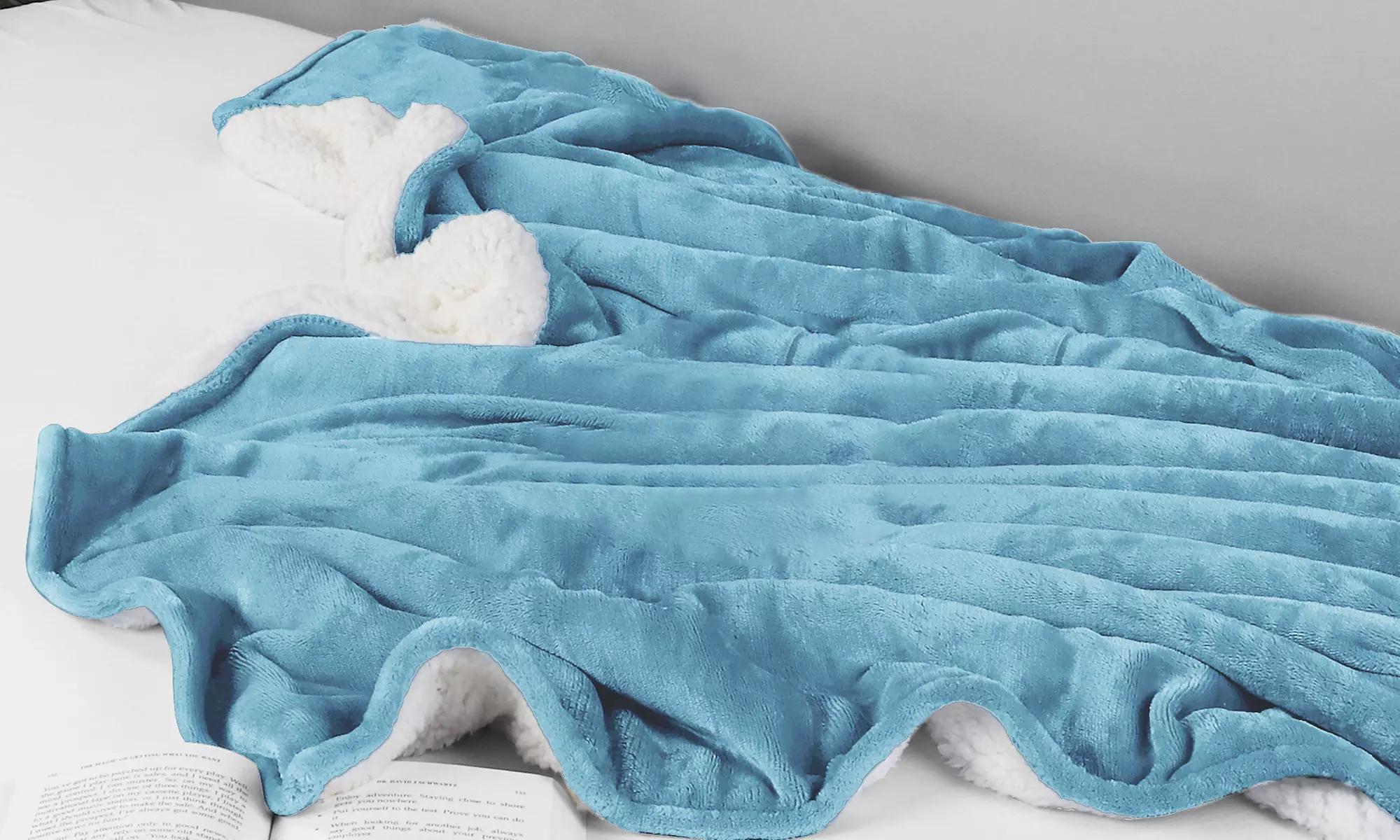 Ultra-Soft Velvet Plush Reversible Sherpa Blanket