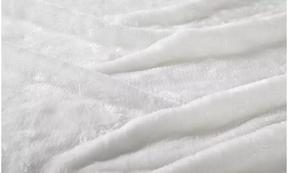 Superior Velvety-Soft, Luxurious and Elegant Fleece Throw - Primary Image