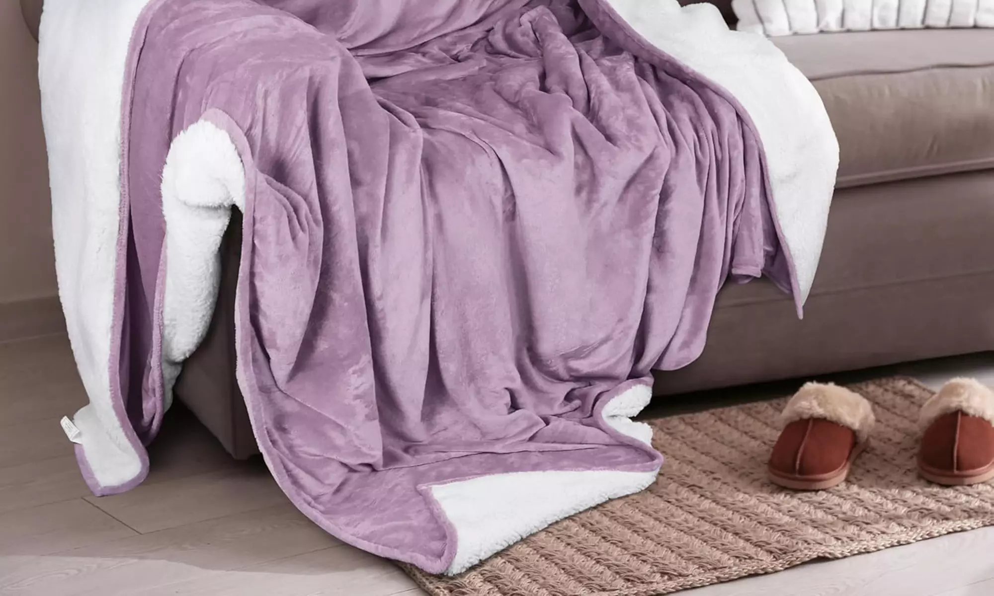 Ultra-Soft Velvet Plush Reversible Sherpa Blanket