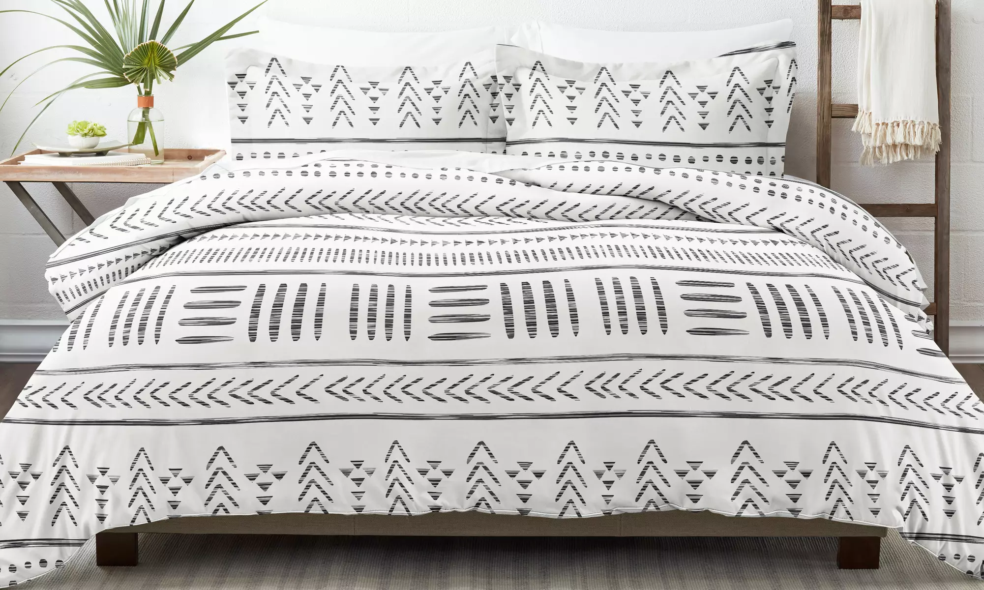 Home Collection Premium Ultra Soft Arrow Dreams 3-Piece Duvet Cover Set - Primary Image