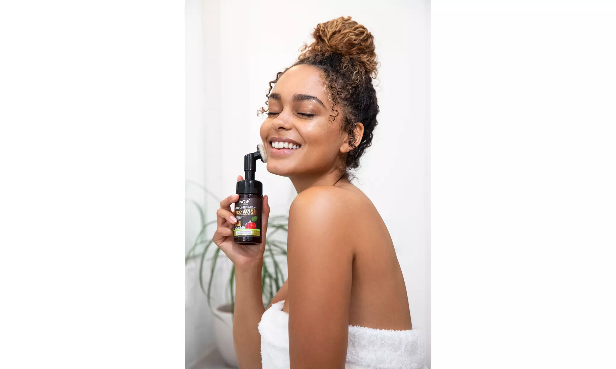 WOW Apple Cider Vinegar Face Wash w/ Brush 100ml - Second Medium
