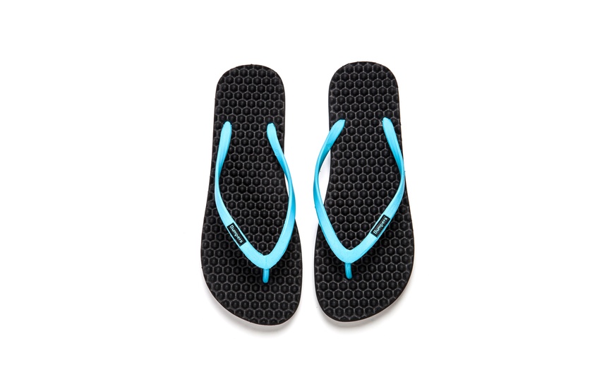 Bumpers massage deals flip flops