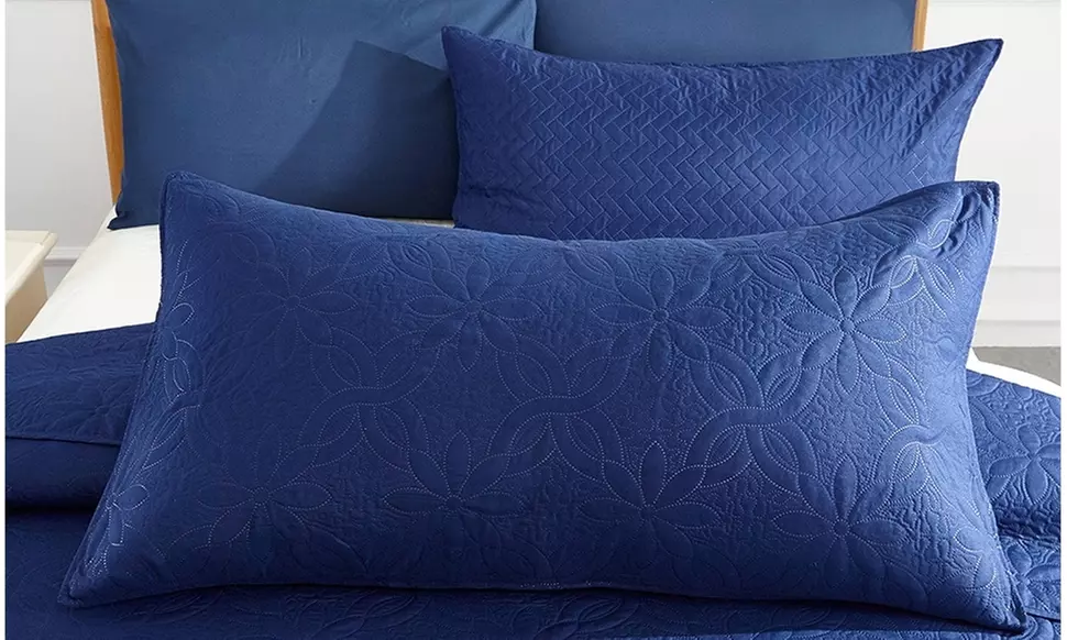 Three-Set J&V TEXTILES Simple Dream Quilt Collection - Bright Edition