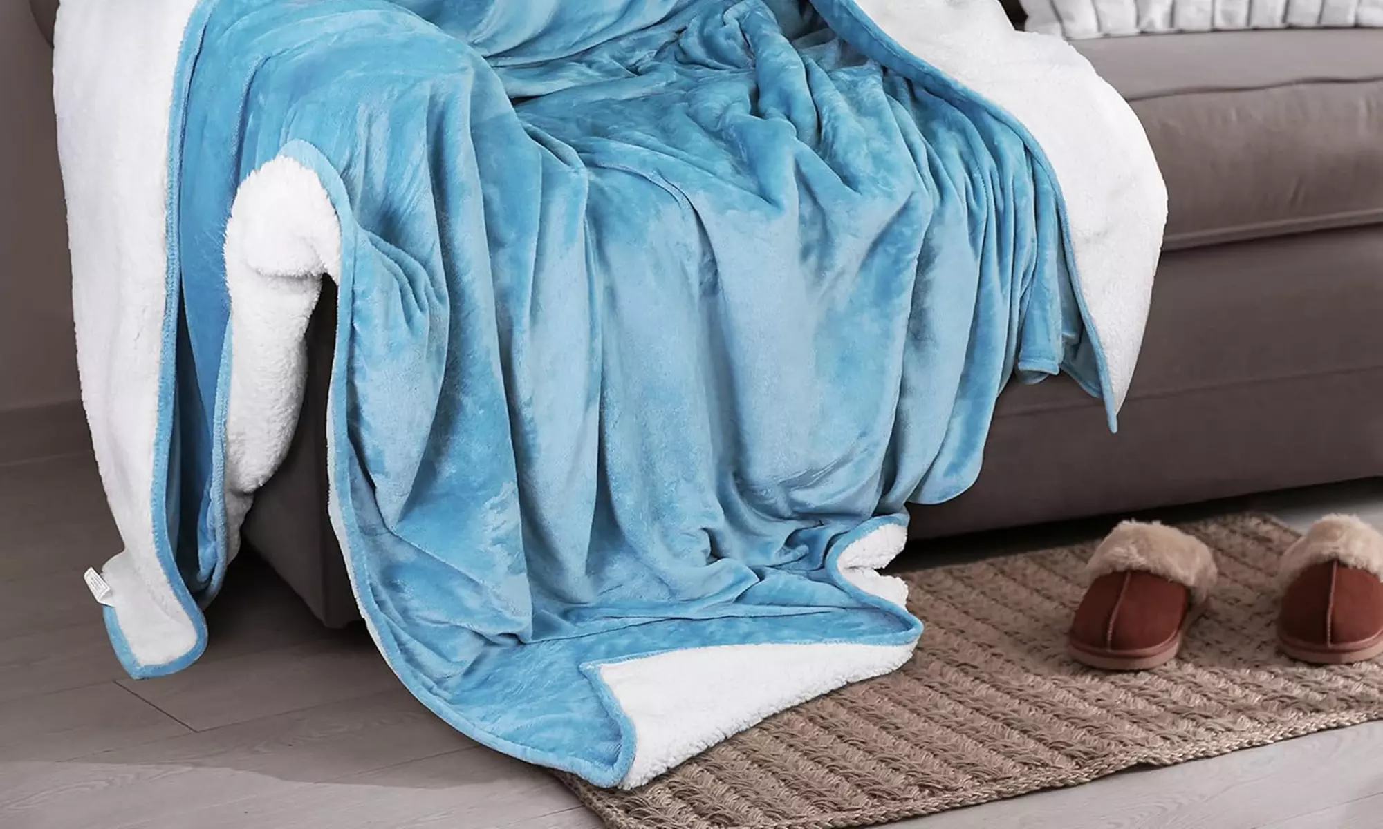 Ultra-Soft Velvet Plush Reversible Sherpa Blanket
