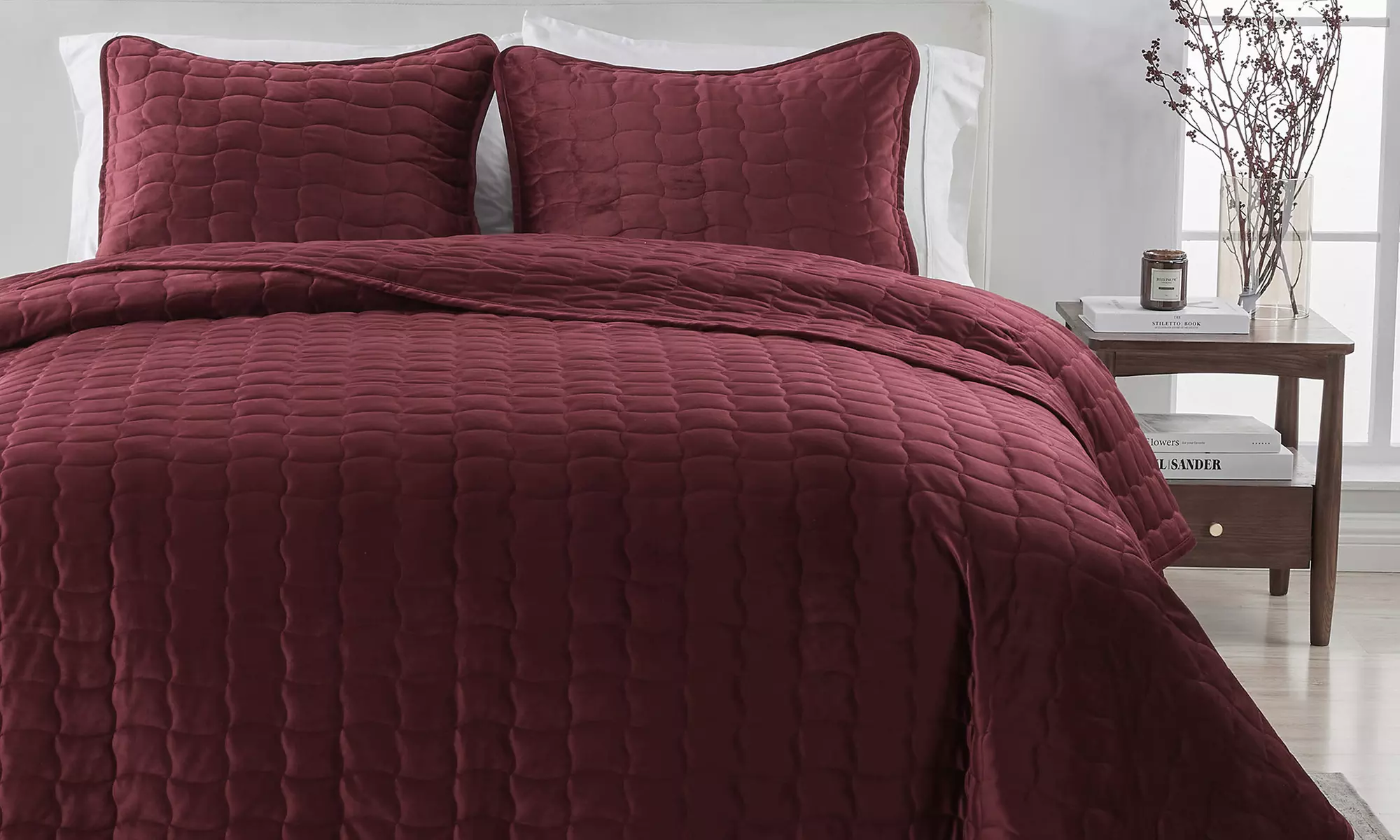 FreshFolds Luxury Velvet Stitched Quilt Set