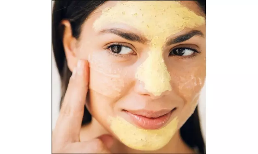 Kiehl's Turmeric & Cranberry Seed Energizing Radiance Masque 100 ml / 3.4 oz - Second Medium