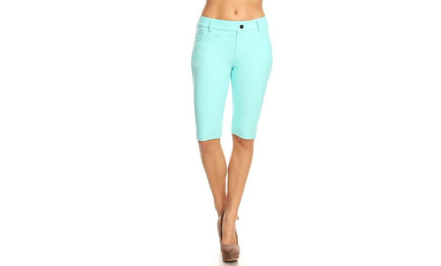 Image 37: Women's Stretchy 5 Pocket Classic Bermuda Shorts