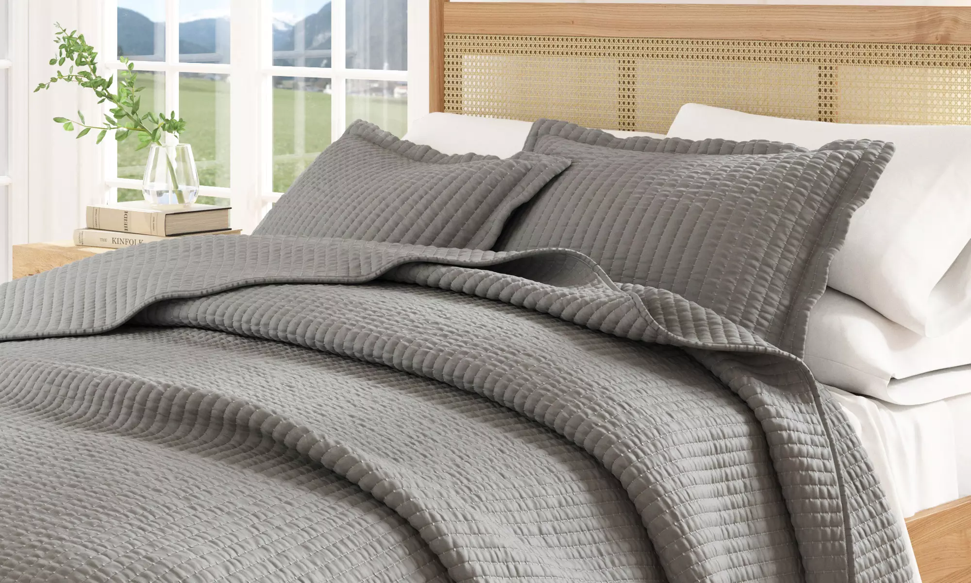 Premium Solid Quilt Set (2- or 3-Piece)