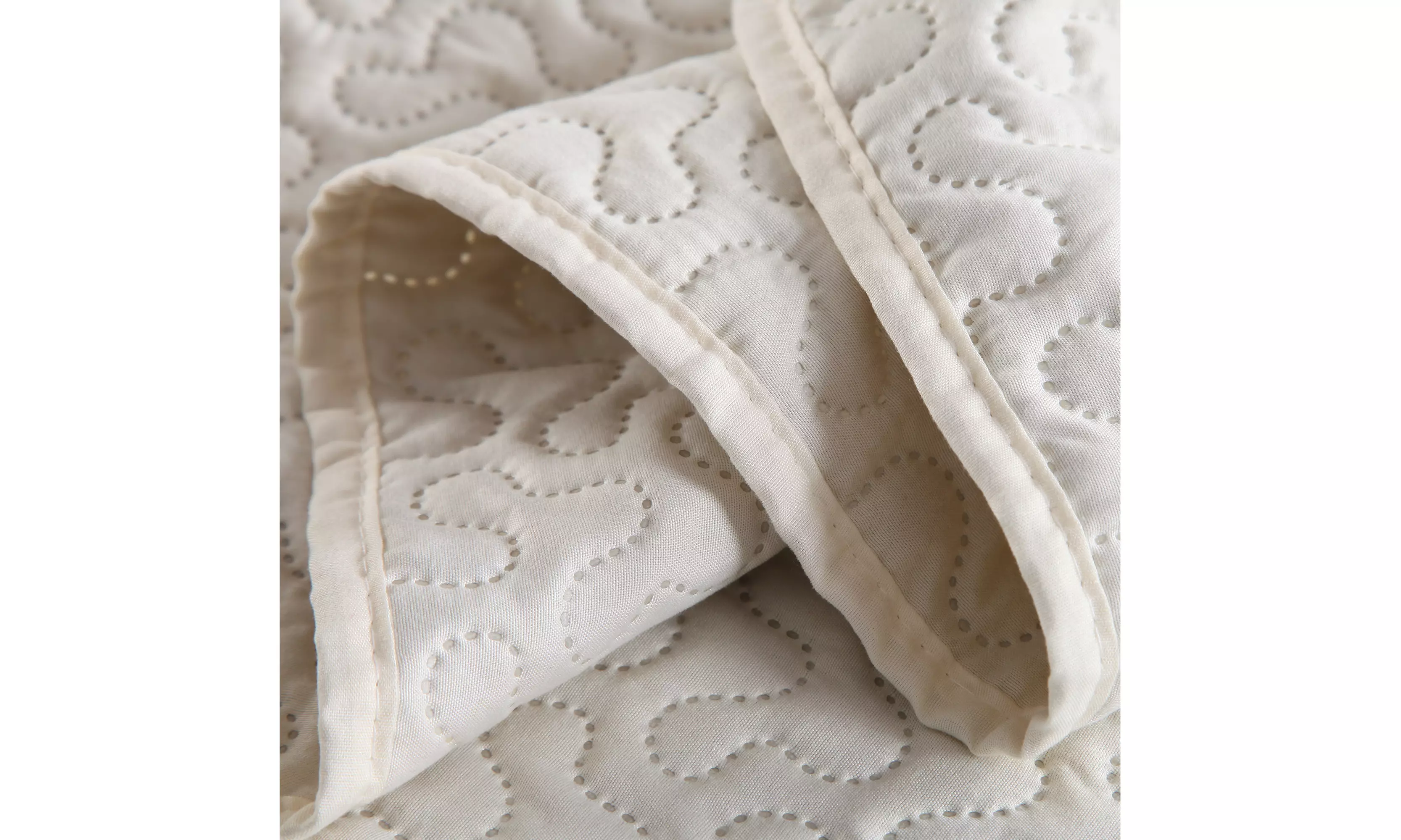 Three-Piece Embossed Quilt Set -Multi Colors Size