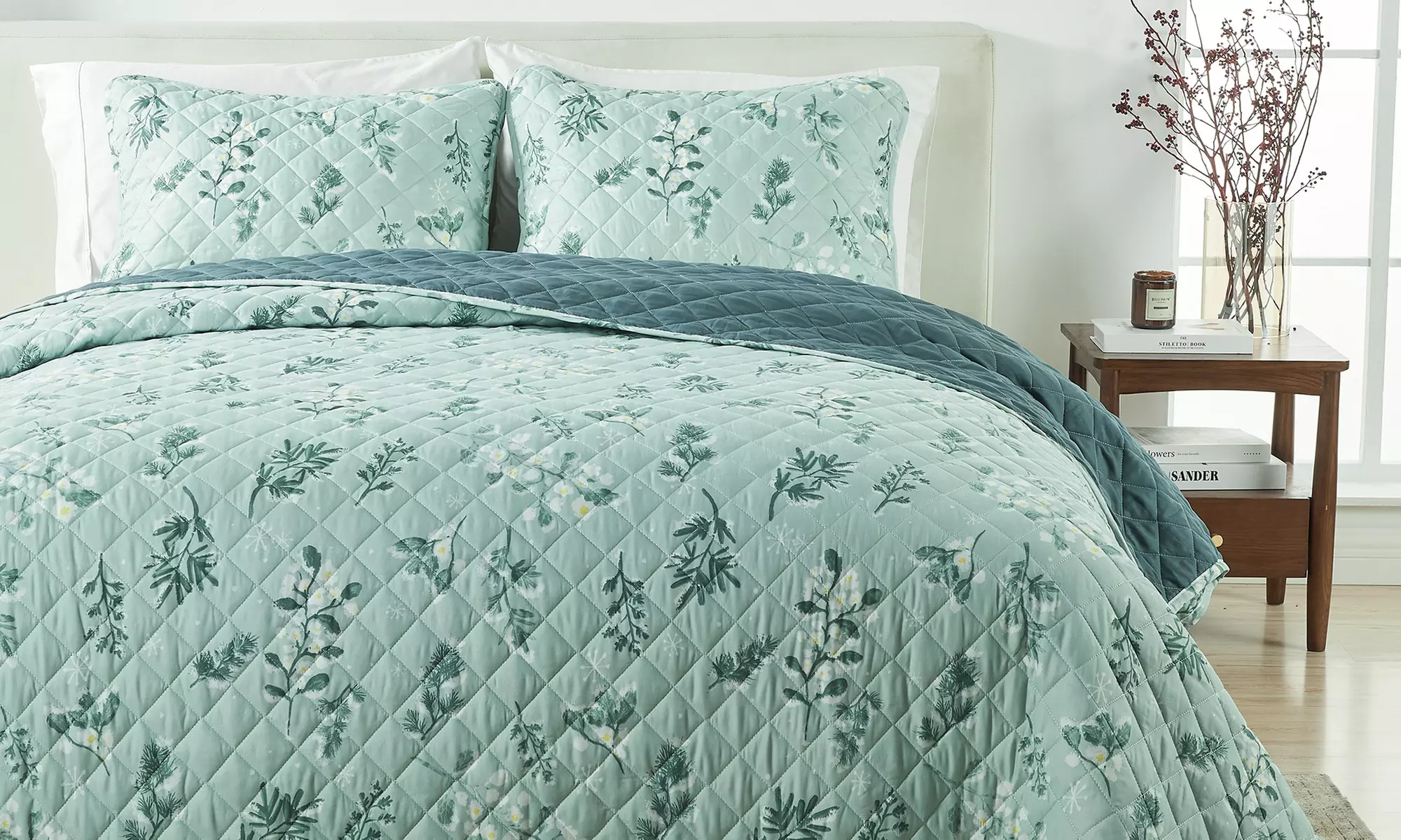 Winter-Themed Printed Quilt Set - Primary Image
