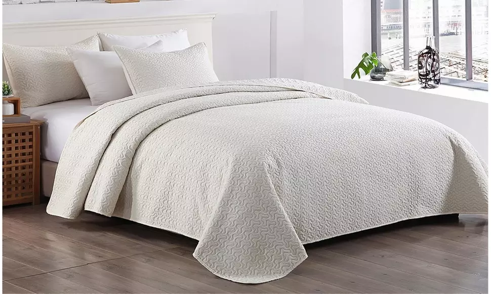 Three-Set J&V TEXTILES Simple Dream Quilt Collection - Bright Edition