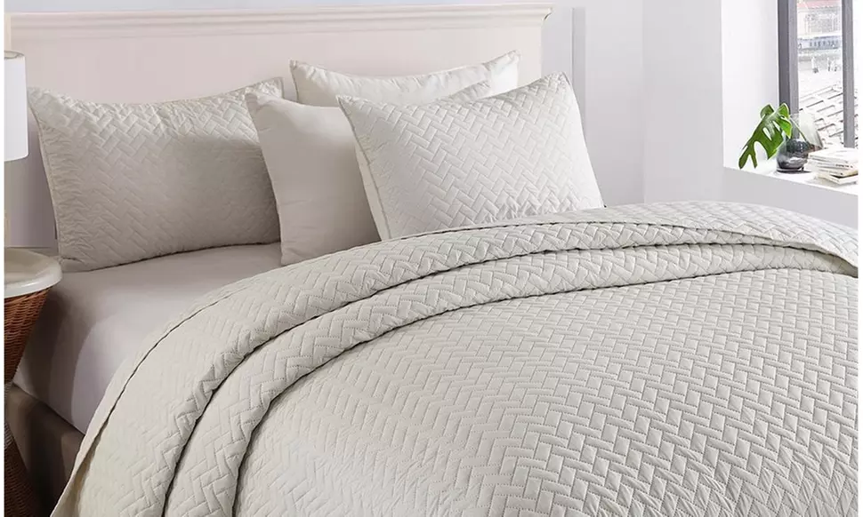 Three-Set J&V TEXTILES Simple Dream Quilt Collection - Bright Edition