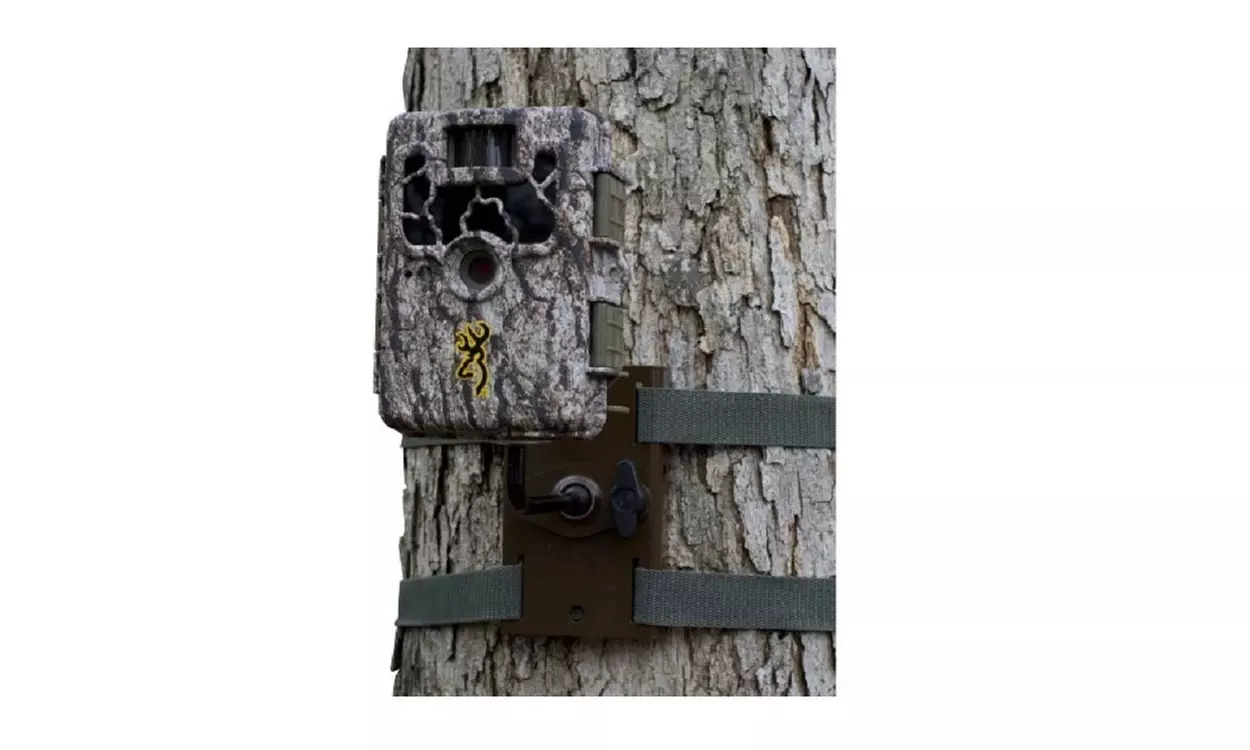 Browning Trail Cameras 20MP Spec OPS Edge Trail Camera with Power Pack Bundle - Second Medium