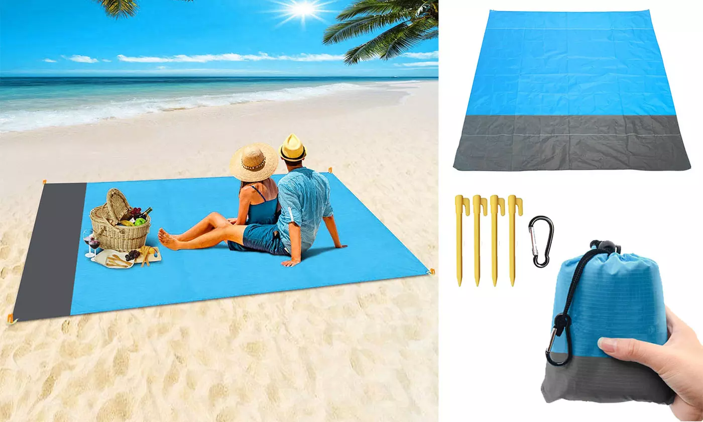 Oversized Lightweight Beach Mat Portable Picnic Blankets Sand Proof Mat  - Primary Image
